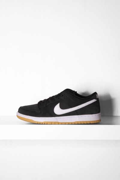 SB Dunk Low Pro black white