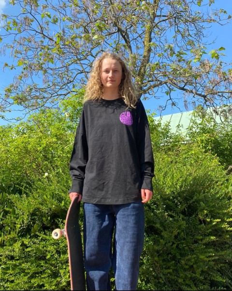 lara-michalski-club-mumbai-palais-skatewear-kollektion-hoodie-longsleeve-t-shirt-interview-frauen-skateboarding